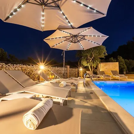 Villa Parisa *