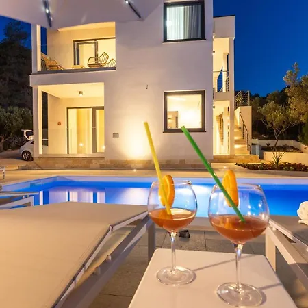 Parisa Villa