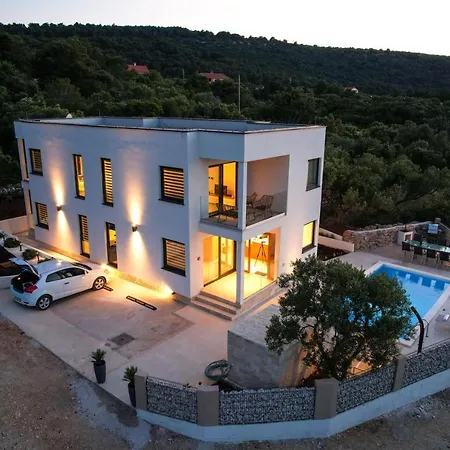 Parisa Villa *